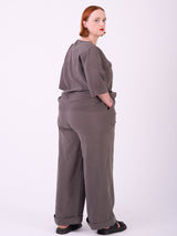 Loved-by-les-soeurs-shop-Curvy-fashion-Marlene-pants-khaki-I.L