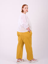 Loved-by-les-soeurs-shop-curvy-fashion-berlin-Perfect-Pants-riva-Currygelb-IL