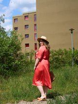 Mode-für-mollige-Berlin-Wrap-dress-Coralrot-IP