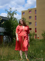 Mode-für-mollige-Berlin-Wrap-dress-Coralrot-IR