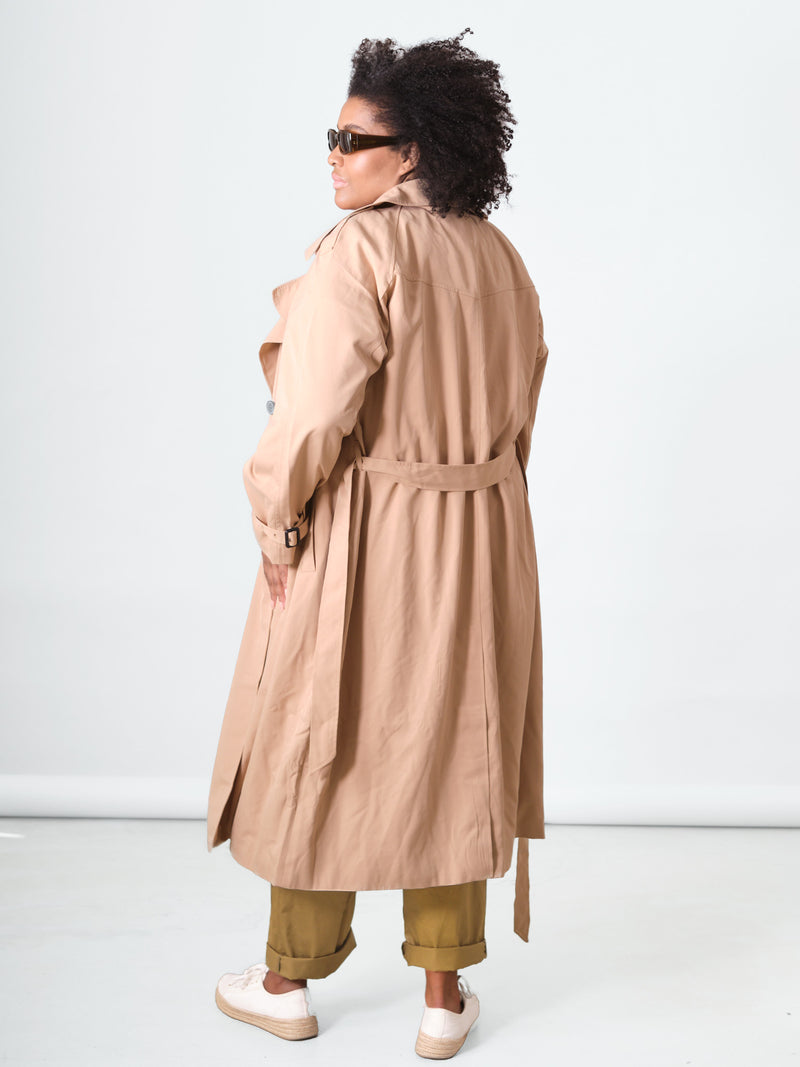 Plus-size-fashion-berlin-only-trenchcoat-beige-IO
