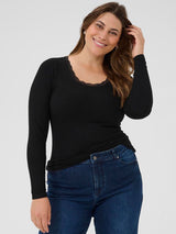 kaffe-curve-feinstrick-langarm-top-spitzenbesatz-schwarz-plussizefashion-curvy-berlin-I
