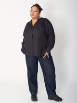 plus-size-berlin-loved-by-les-soeurs-shop-Criss-Cross-Shirt-Schwarz-II