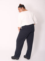 plus-size-berlin-loved-by-les-soeurs-shop-Perfect-Pants-Twill-Schwarzblau-V
