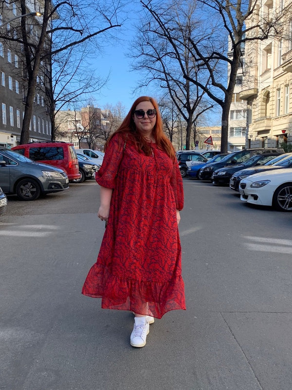 Curvy-Streetstyle- Red-in-Berlin-I