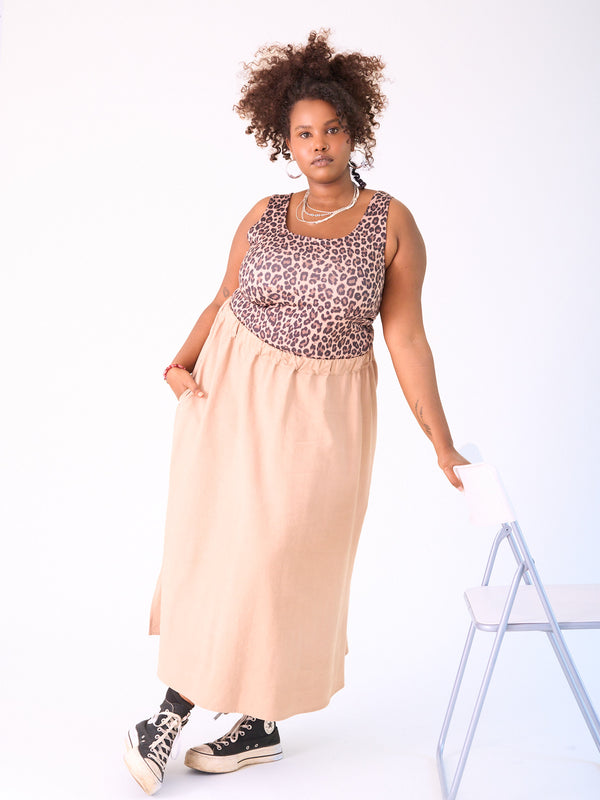 Curvy-Fashion-Berlin-Midi-flow-skirt-camel-I