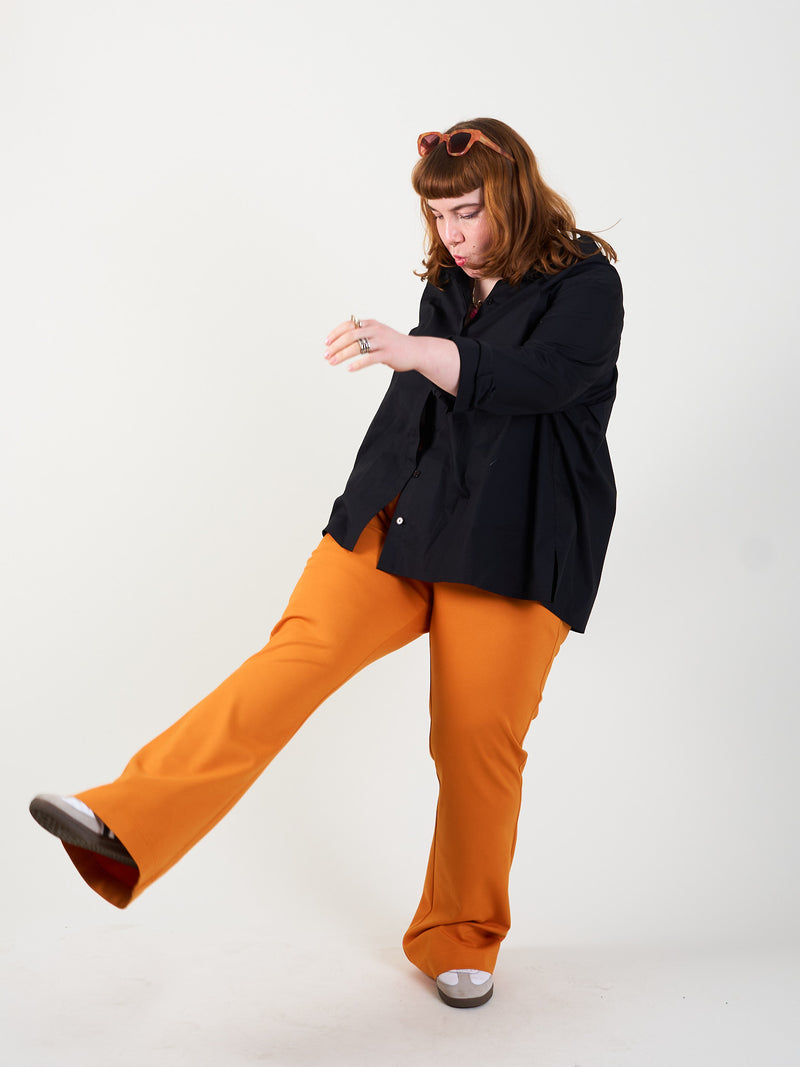 Curvy-Fashion-berlin-Kickflare-hose-Orange-I