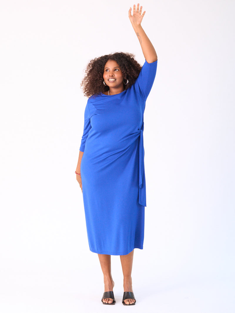 Curvy-Fashion-berlin-drapedress-royalblau-IR
