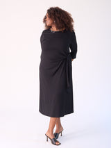 Curvy-Fashion-berlin-drapedress-schwarz-I.T