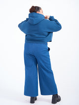 Loved-by-les-soeurs-shop-Perfect-hoodie-cropped-blau-III