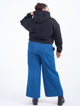 Loved-by-les-soeurs-shop-Perfect-hoodie-cropped-schwarz-II