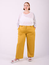 Loved-by-les-soeurs-shop-curvy-fashion-berlin-Perfect-Pants-riva-Currygelb-IÄÖ