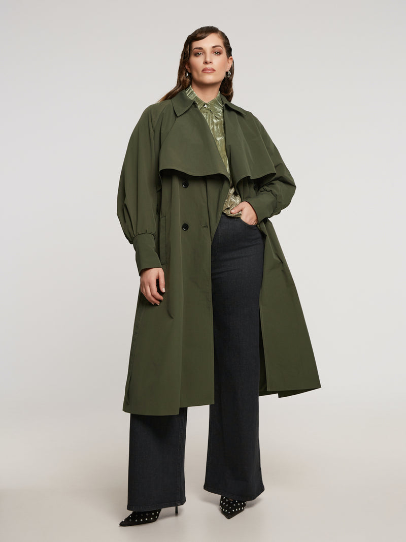 MAT.-FASHION-8403.4023-Plussize-curvy-fashion-grün-trenchcoat-berlin-VIII