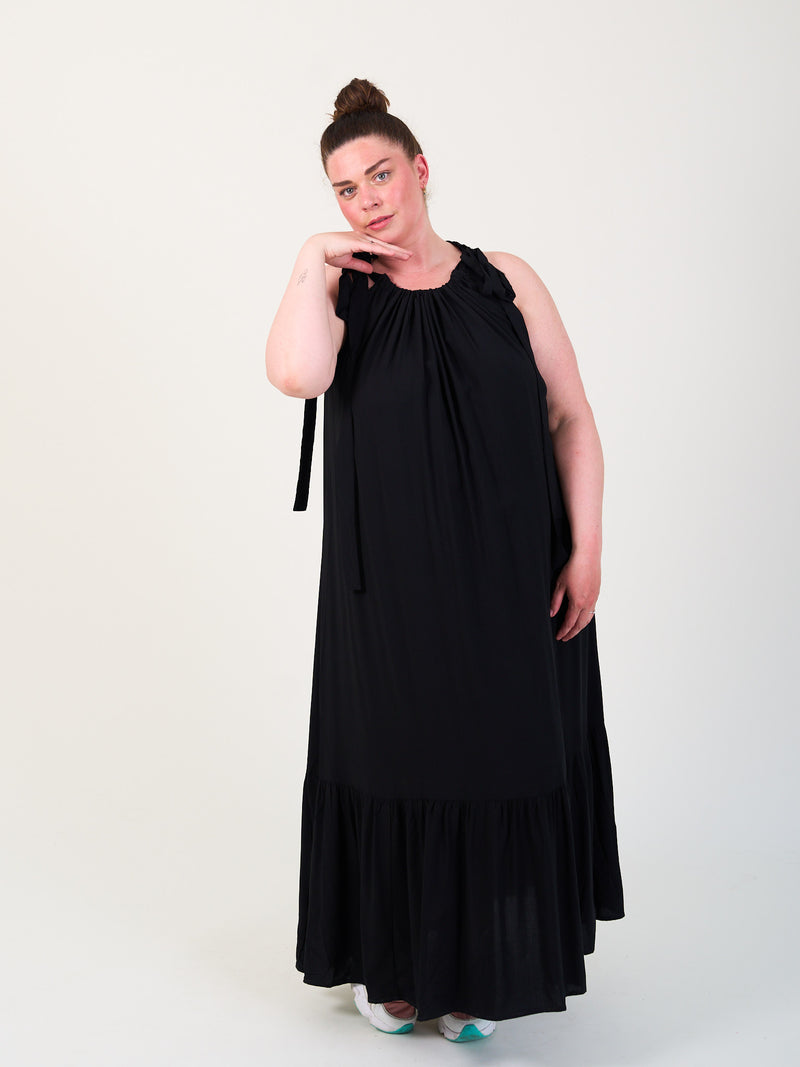 Mat-plus-size-fashion-Berlin-Kleid-I.X