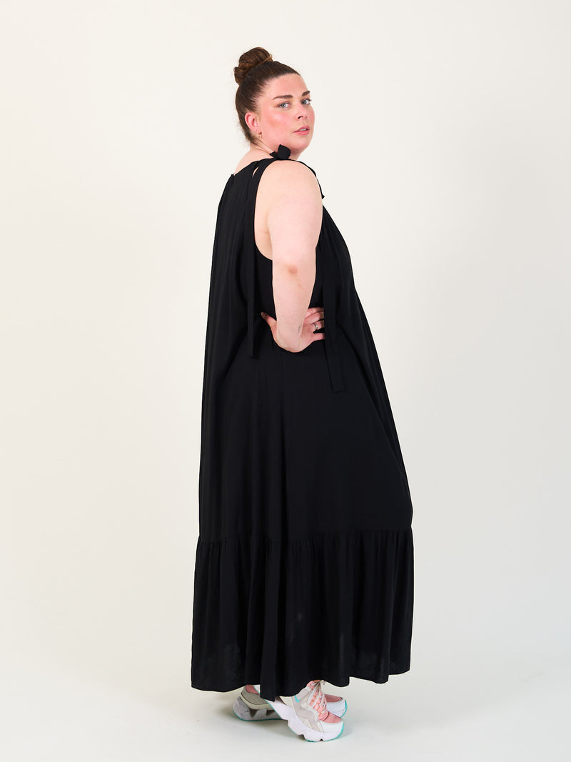 Mat-plus-size-fashion-Berlin-Kleid-I.N