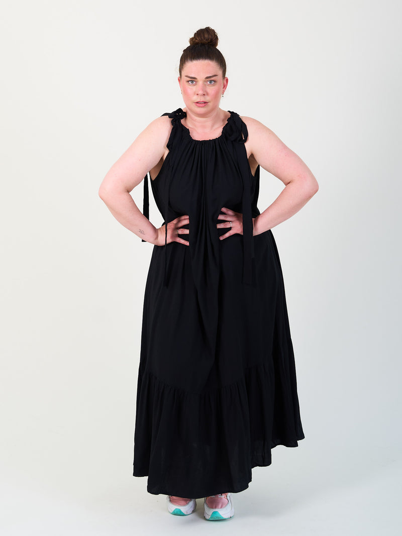 Mat-plus-size-fashion-Berlin-Kleid-I.N