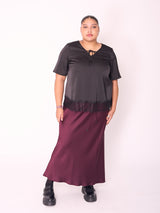 Plus-size-fashion-berlin-Mat-satinrock-bordaux-IO