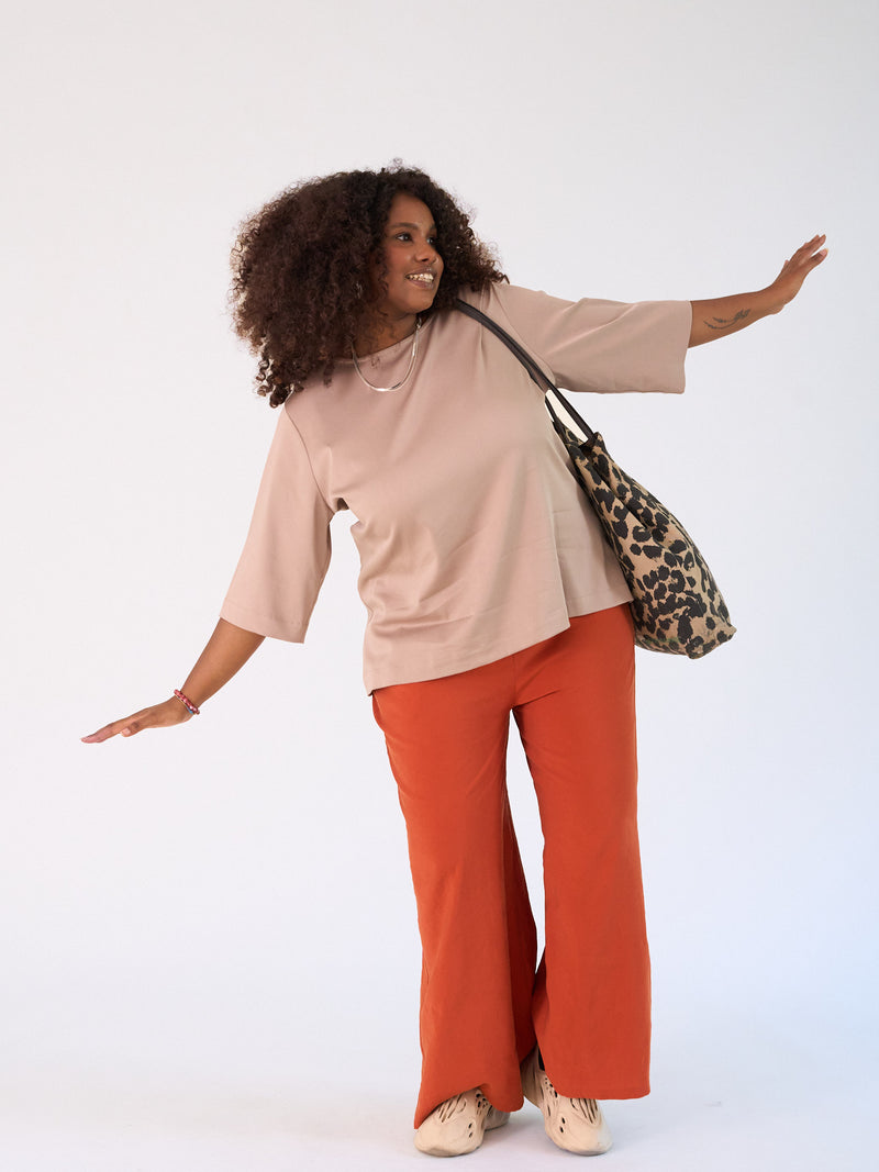 Plus-size-fashion-berlin-Square-top-lyosand-sahara-I.R
