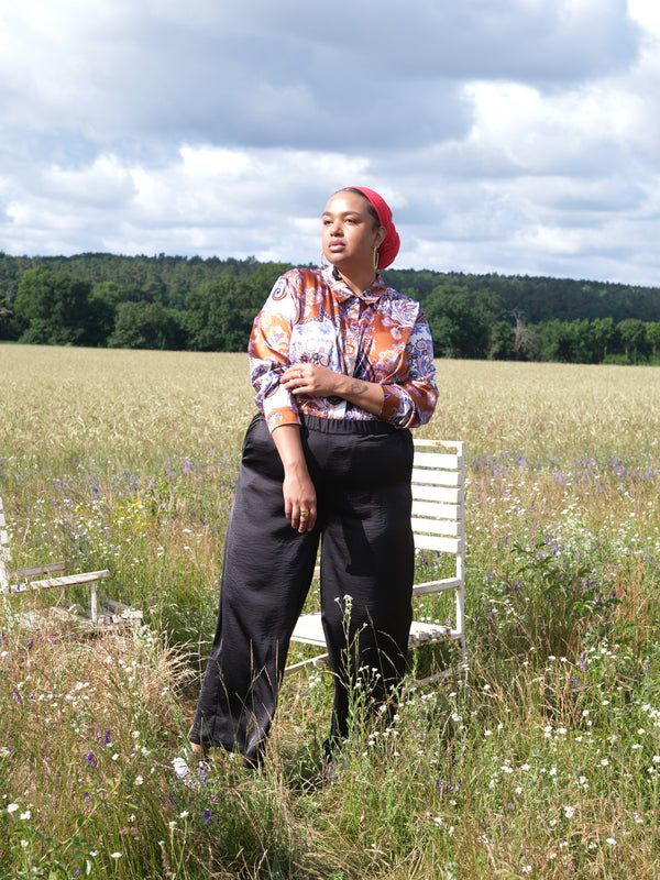 Plus-size-fashion-berlin-fluidpants-schwarz-IV