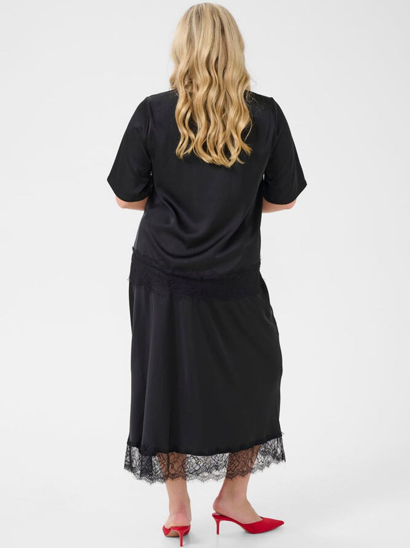 kaffe-curve-satinbluse-schwarz-spitze-plussize-curvyfashion-berlin-III