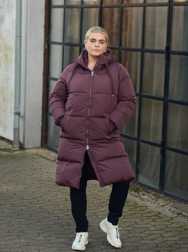 kaffe-curve-steppmantel-bordeaux-plussize-curvy-berlin-III
