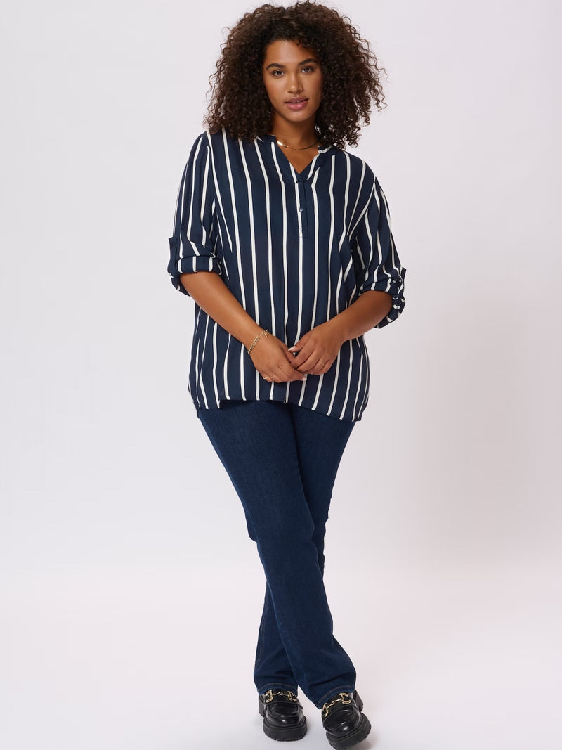 kaffecurve-gestreifte-buse-plussize-curvfashion-berlin-dunkelblau-weiss-I