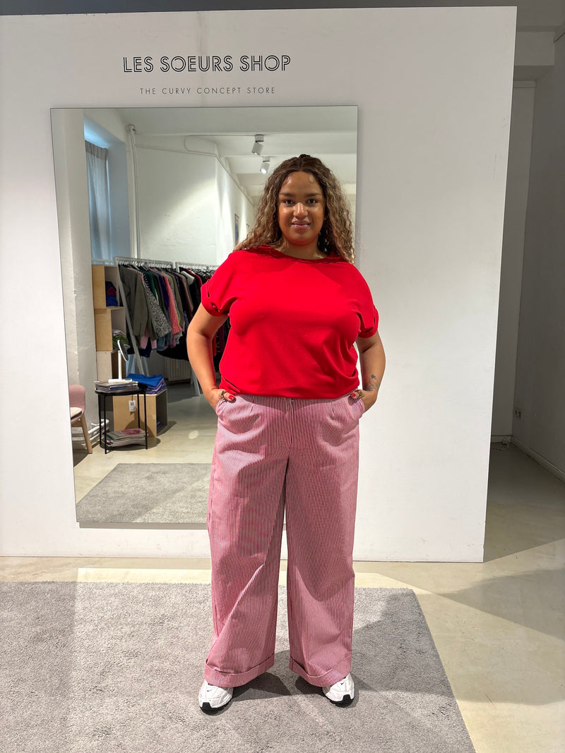 loved-by-les-soeurs-shop-marlene-hose-stripes-denim-rot-weiss-plussize-curvy-berlin-I