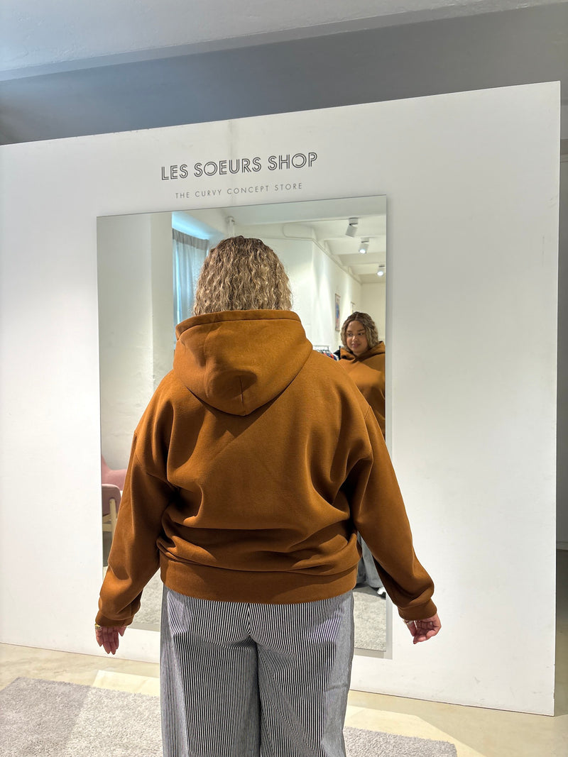 loved-by-les-soeurs-shop-perfect-hoodie-braun-plussize-curvy-berlin-III