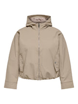 only-carmakoma-plussize-curvy-fashion-berlin-leichte-jacke-kapuze-greige-15364861-IV