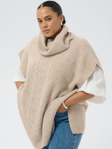 Kuscheliger Rollkragen-Poncho mit Zopfstrick  - Camel
