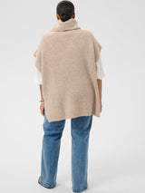Kuscheliger Rollkragen-Poncho mit Zopfstrick  - Camel