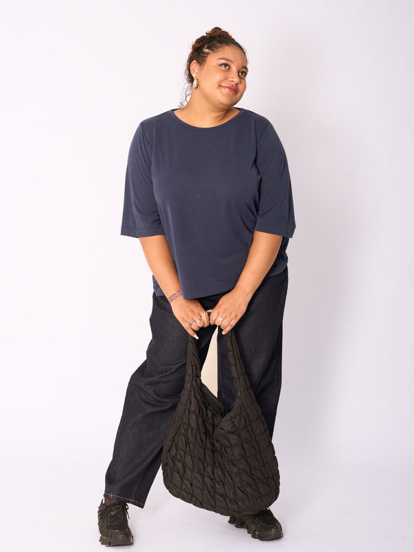 plus-size-berlin-loved-by-les-soeurs-shop-Square-Top-Modissimo-Dunkelblau-I