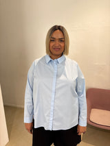 plus-size-berlin-loved-by-les-soeurs-shop-simplicity-shirt-hellblau-I