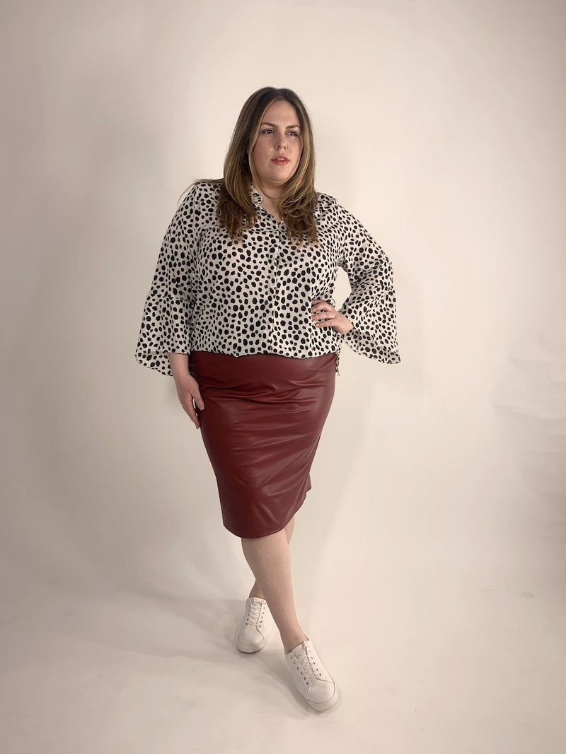 LOVED BY LES Soeurs Shop | FAIR PLUS SIZE FASHION | Pleather Skirt - Rot-II