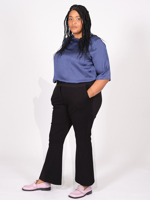 Loved-by-les-soeurs-shop-Kick-flare-Pants-schwarz-II